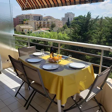 T2, Piscine, Parking, Plages à 200m Fréjus